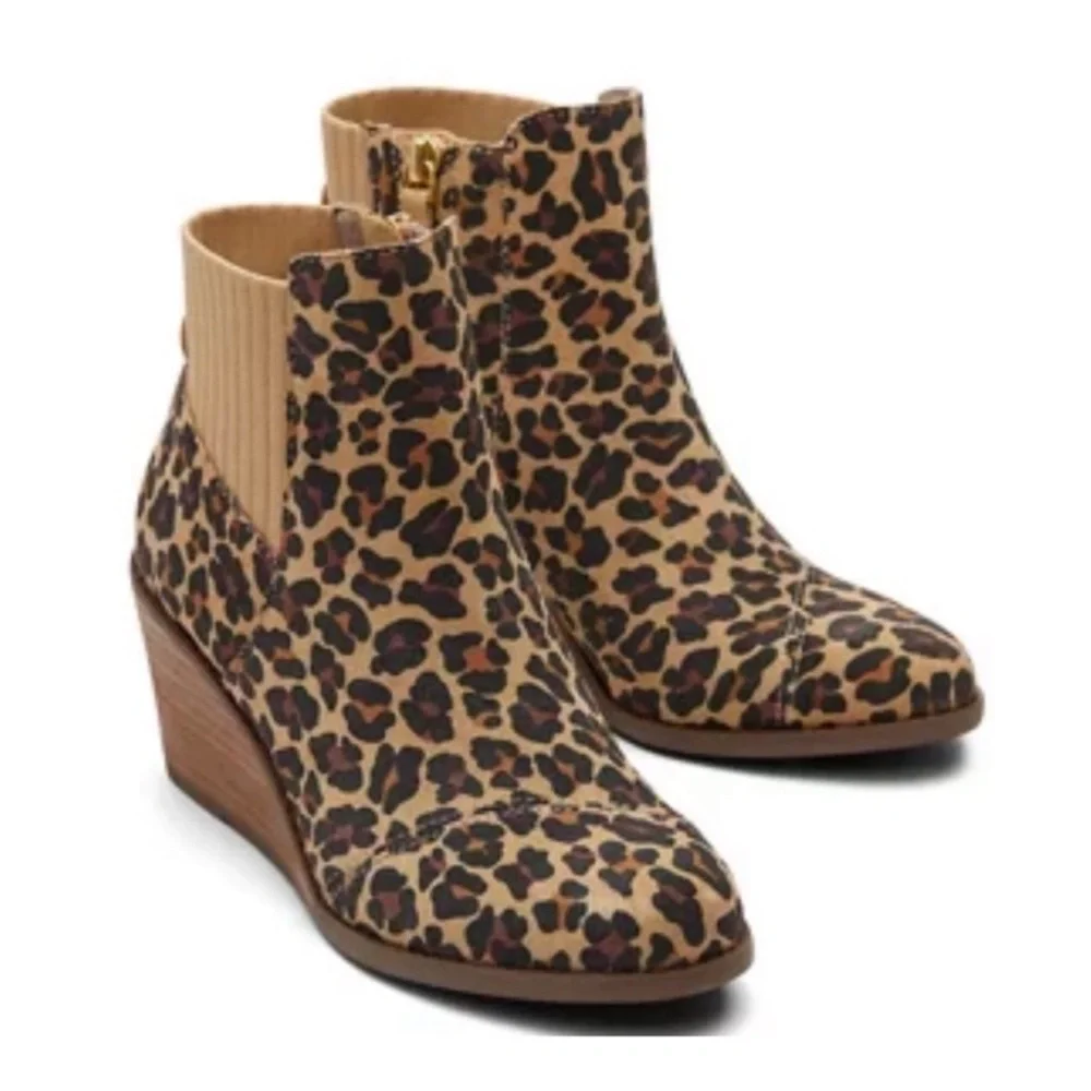 Toms Tan Leopard Print Wedge Boots size 10